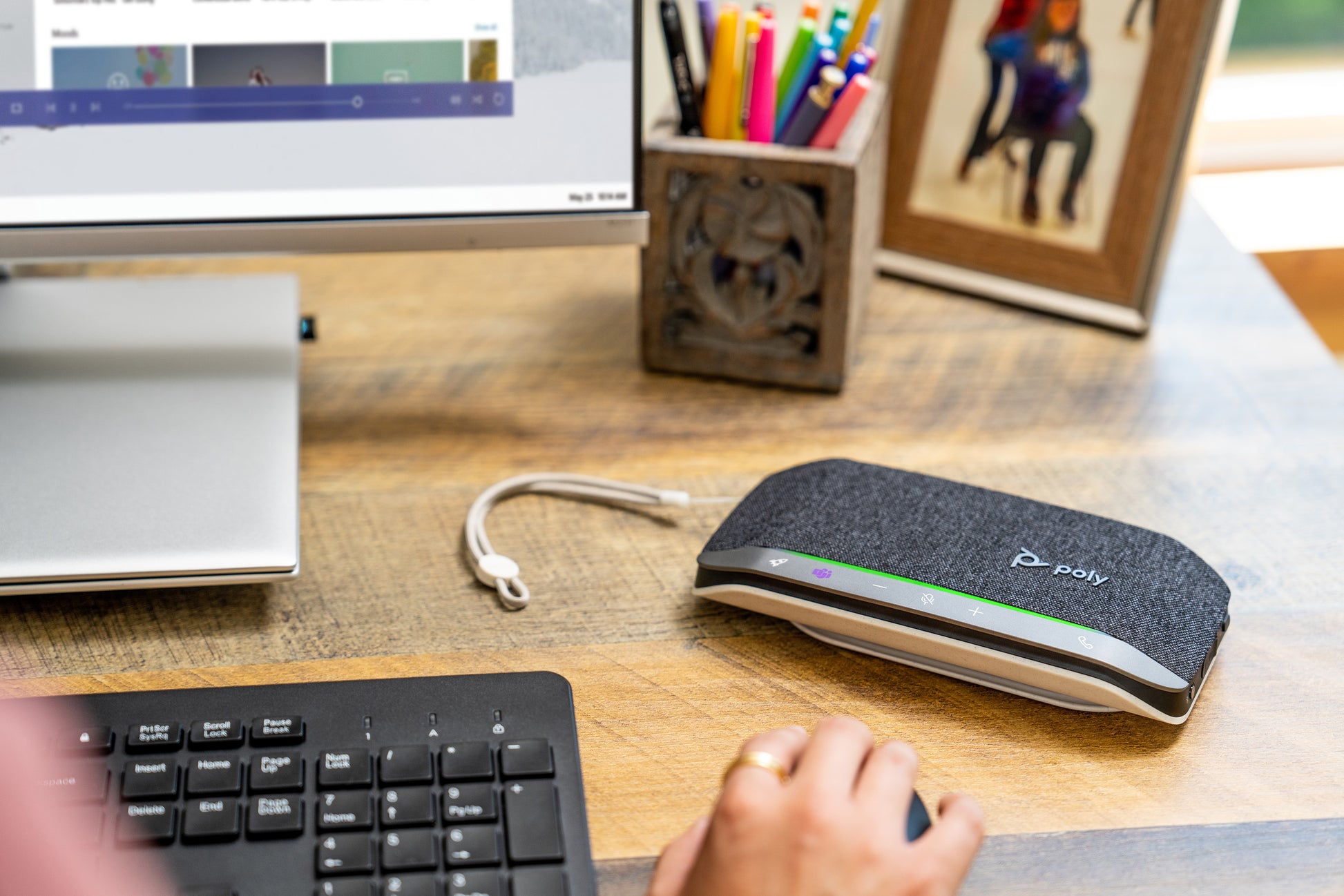 HP Poly Sync 20+M Speakerphone +USB-A to USB-C Cable +BT700 dongle +Pouch